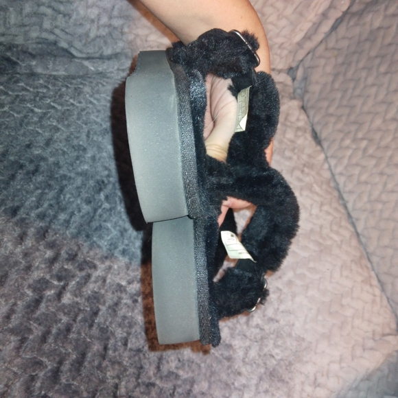 Koolaburra (by UGG) Furr-rah slides - Picture 5 of 5